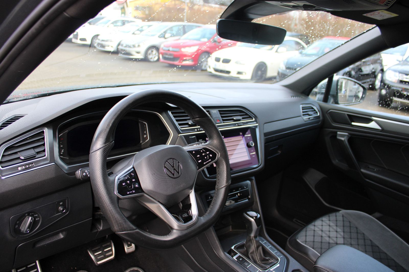 Fahrzeugabbildung Volkswagen Tiguan Allspace 2.0 TDI DSG 4MOTION R-Line