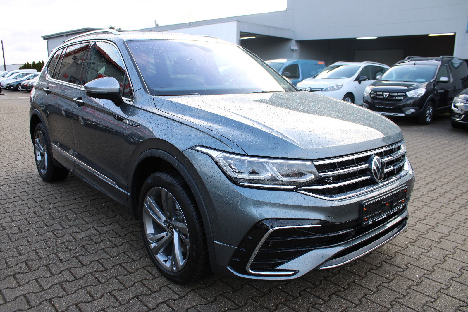 Fahrzeugabbildung Volkswagen Tiguan Allspace 2.0 TDI DSG 4MOTION R-Line