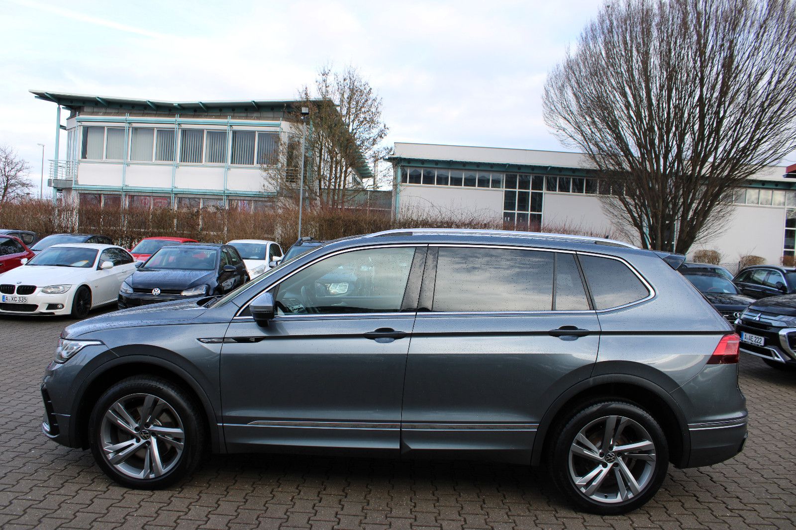 Fahrzeugabbildung Volkswagen Tiguan Allspace 2.0 TDI DSG 4MOTION R-Line