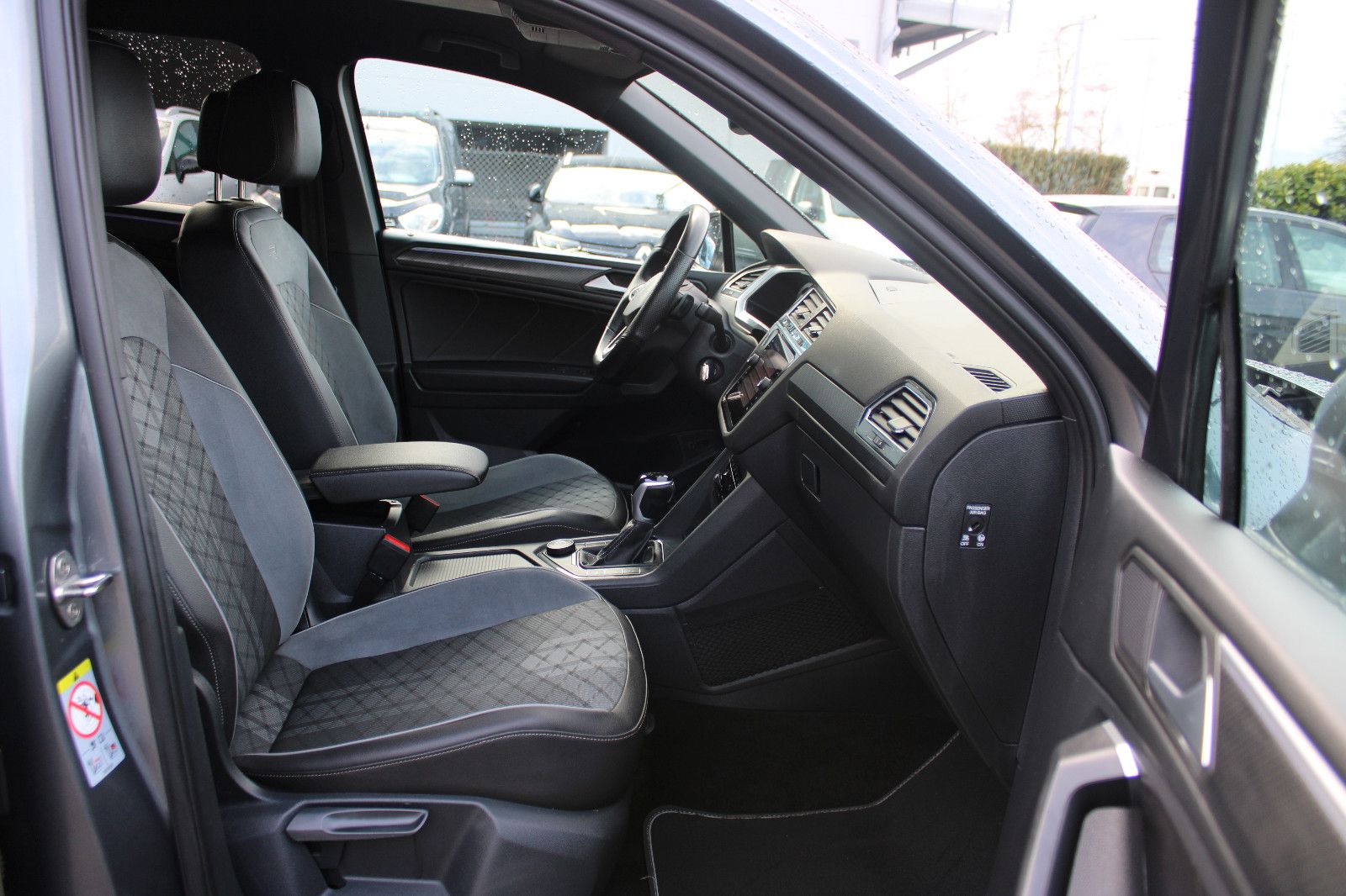 Fahrzeugabbildung Volkswagen Tiguan Allspace 2.0 TDI DSG 4MOTION R-Line