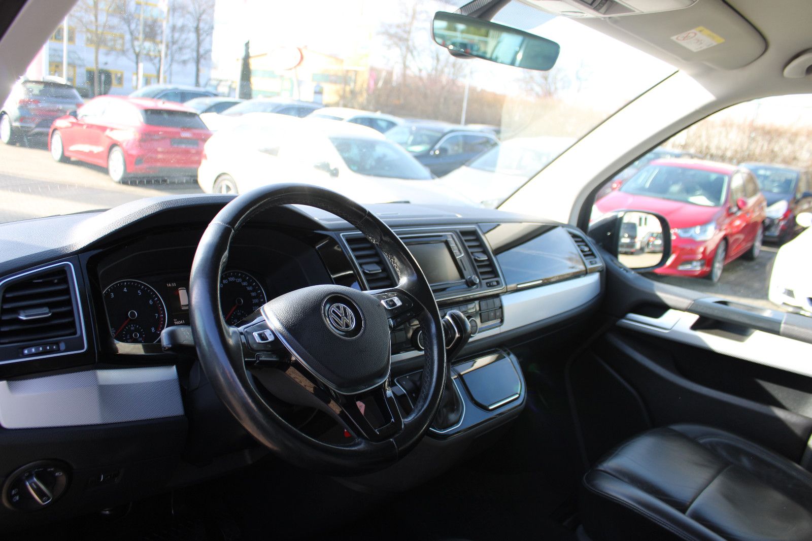 Fahrzeugabbildung Volkswagen T6 Caravelle 2.0TSI 4Motion DSG,Leder,Kamera8Sit