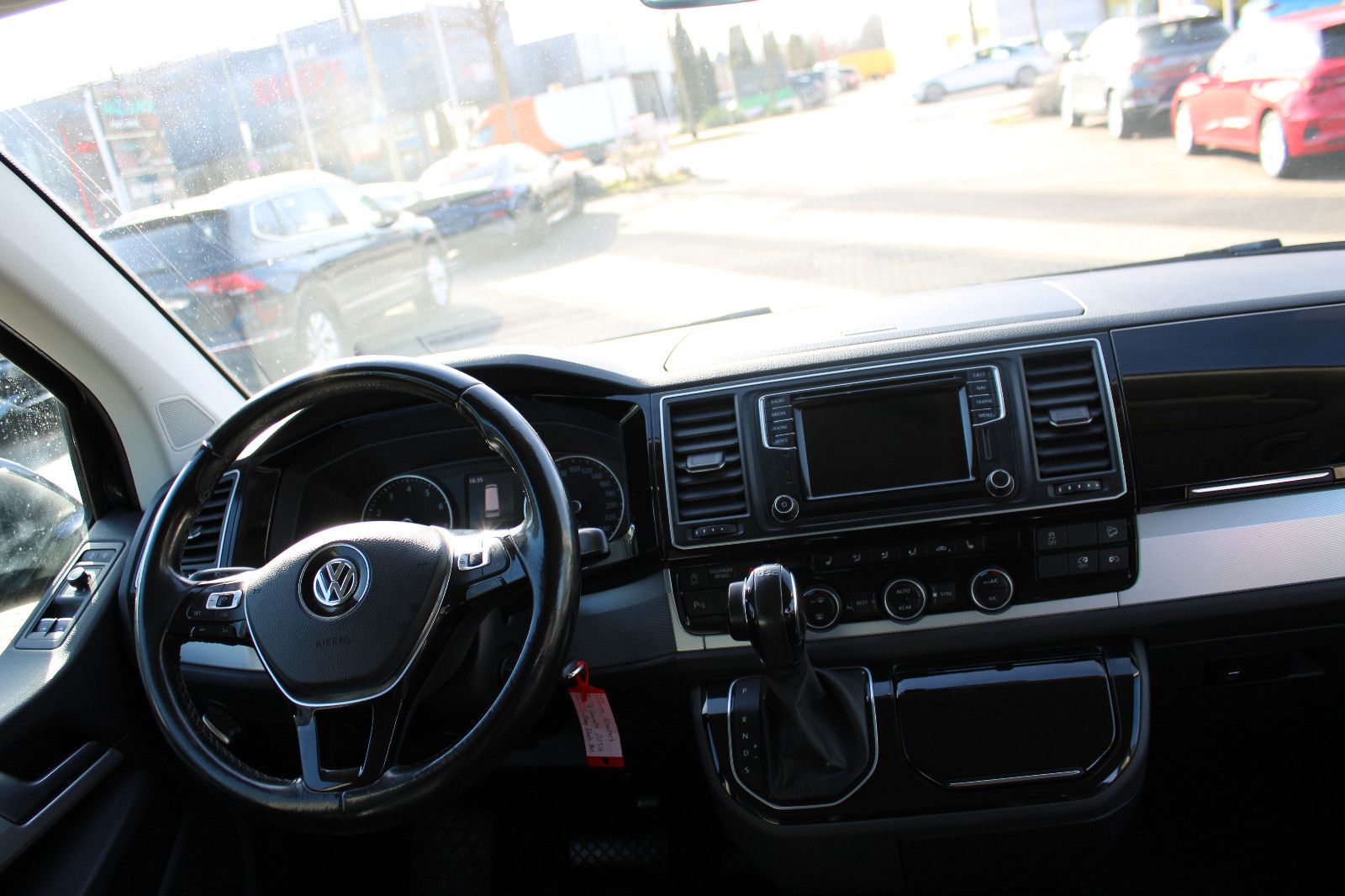 Fahrzeugabbildung Volkswagen T6 Caravelle 2.0TSI 4Motion DSG,Leder,Kamera8Sit