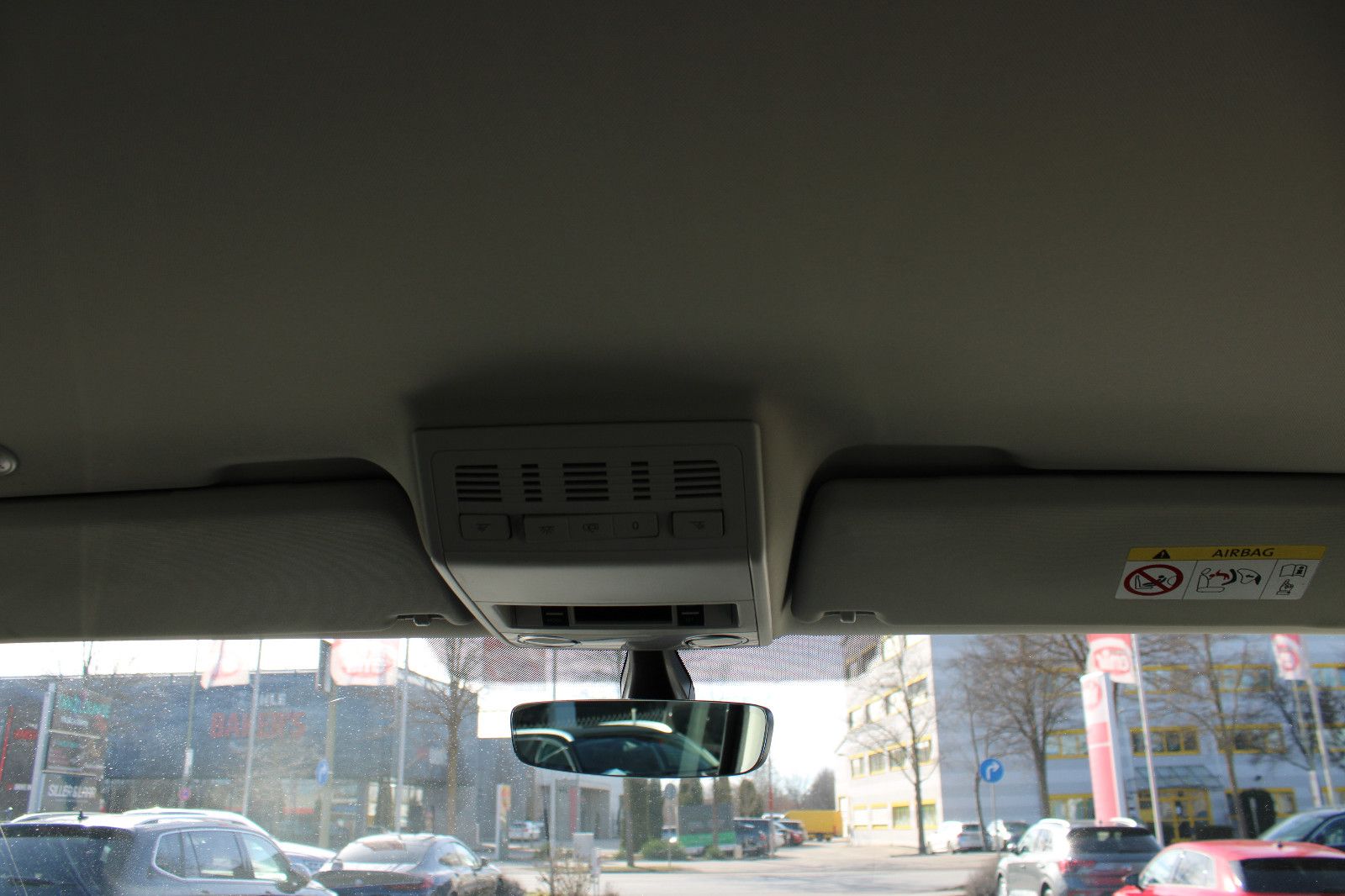 Fahrzeugabbildung Volkswagen T6 Caravelle 2.0TSI 4Motion DSG,Leder,Kamera8Sit