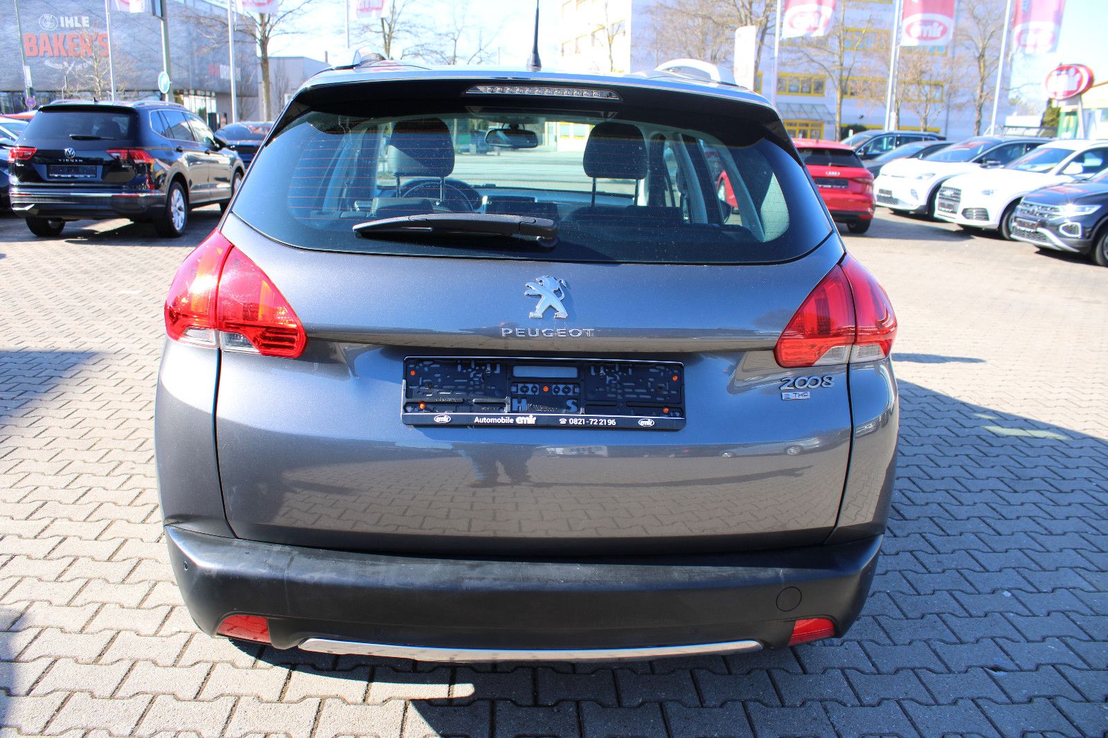 Fahrzeugabbildung Peugeot 2008 Allure PureTech 110 Navi,PDC,SHZ,LED