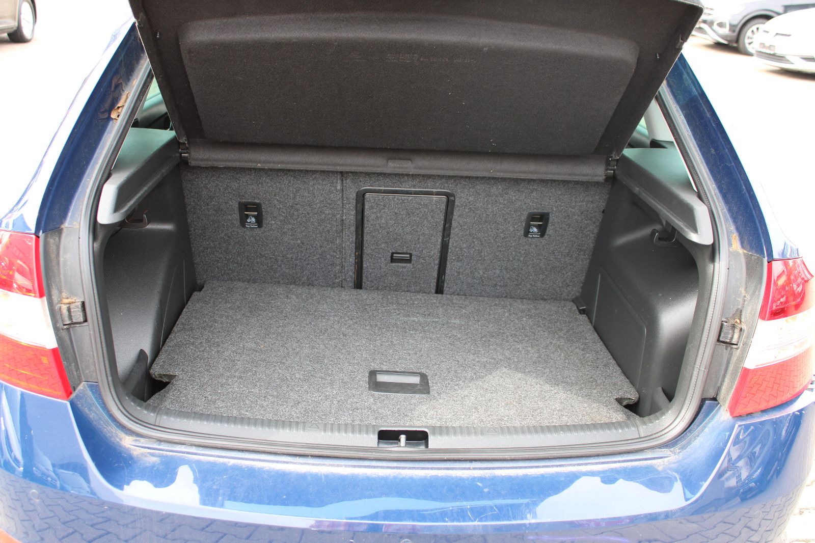 Fahrzeugabbildung SKODA Rapid 1.4 TSI DSG PDC,Navi,AHK,SHZ