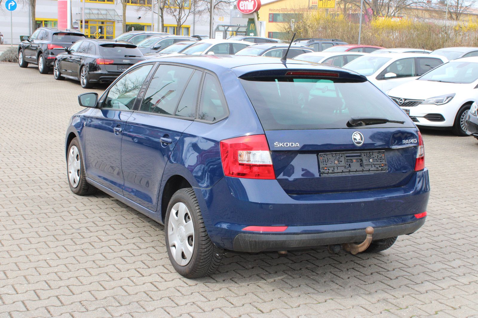 Fahrzeugabbildung SKODA Rapid 1.4 TSI DSG PDC,Navi,AHK,SHZ