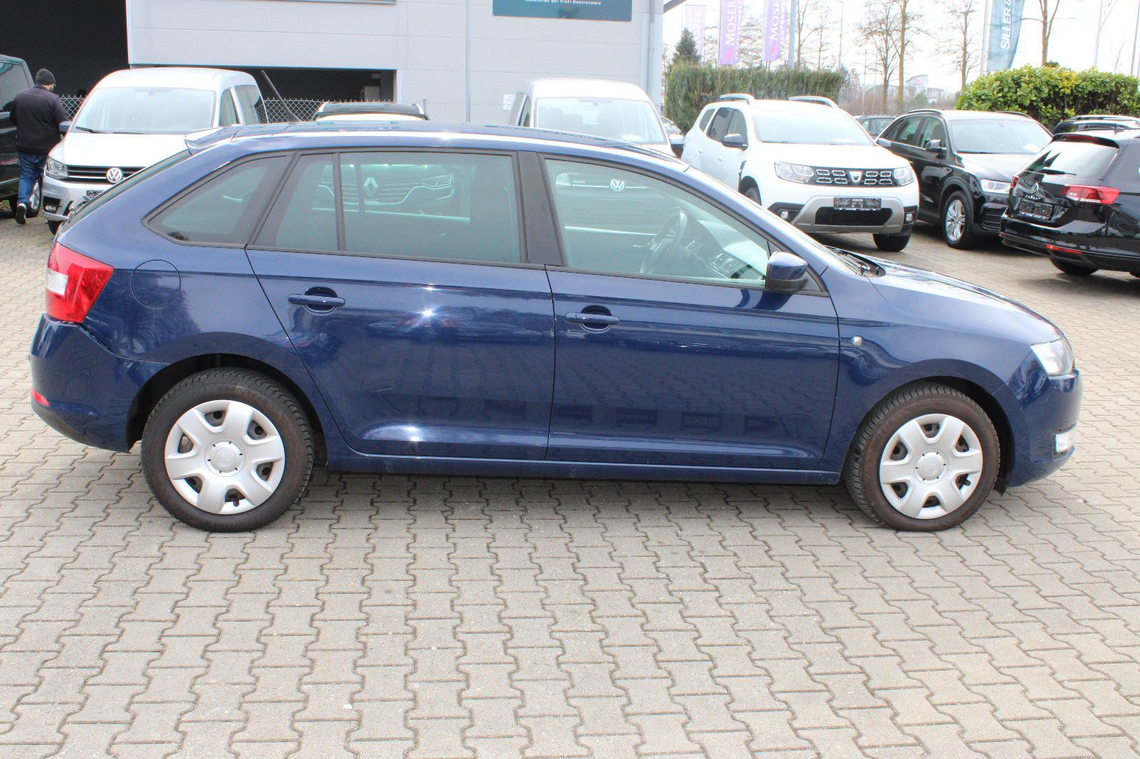 Fahrzeugabbildung SKODA Rapid 1.4 TSI DSG PDC,Navi,AHK,SHZ