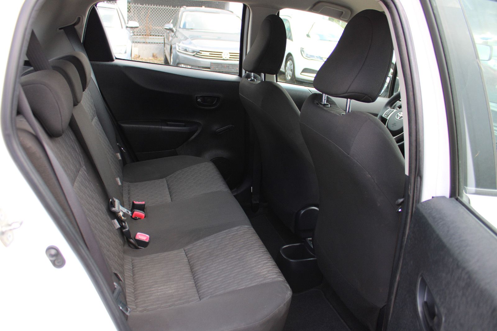 Fahrzeugabbildung Toyota Yaris 1,0-l-Dual-VVT-i Life