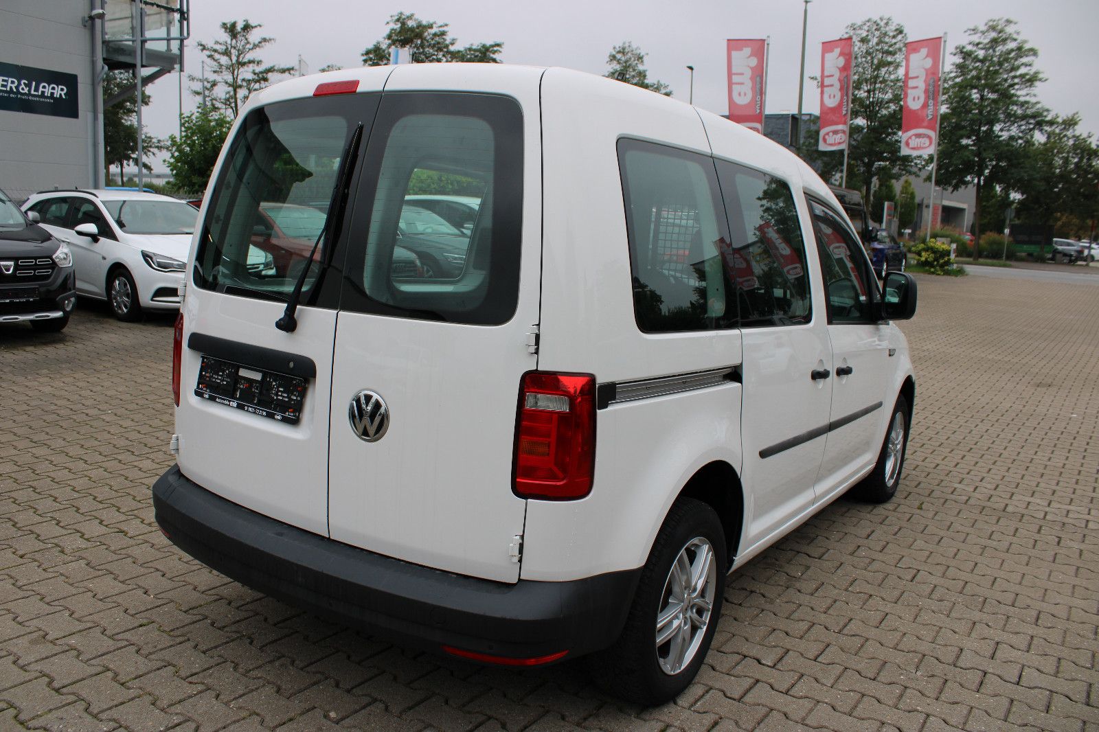 Fahrzeugabbildung Volkswagen Caddy 2.0TDI Kasten mit Fenster 2xSchiebetüren