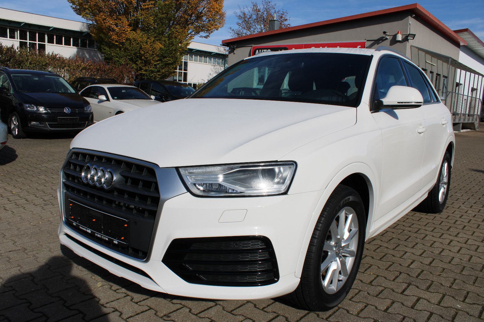 Fahrzeugabbildung Audi Q3 1.4 TFSI S tronic Navi,PDC,AHK,LED,Xenon