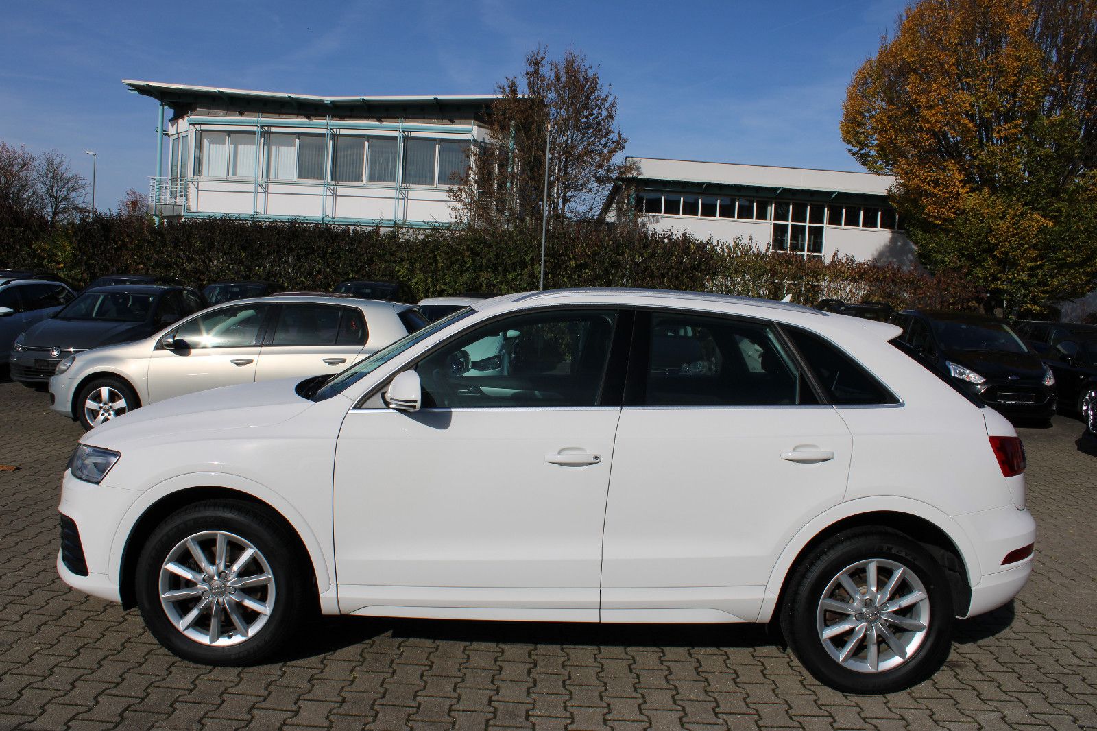 Fahrzeugabbildung Audi Q3 1.4 TFSI S tronic Navi,PDC,AHK,LED,Xenon