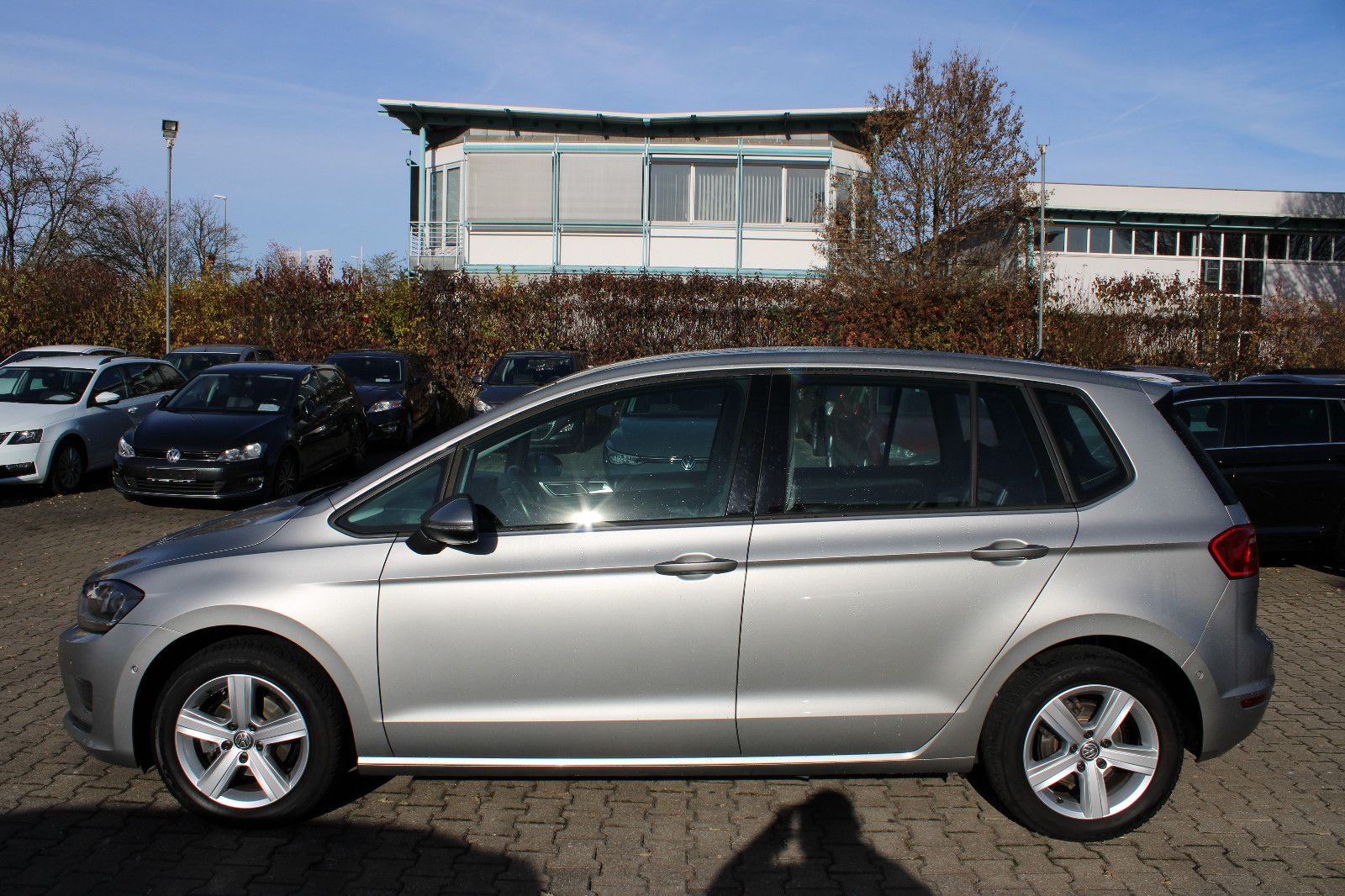 Fahrzeugabbildung Volkswagen Golf Sportsvan 1.2 TSI DSG PDC,SHZ, Tüv neu