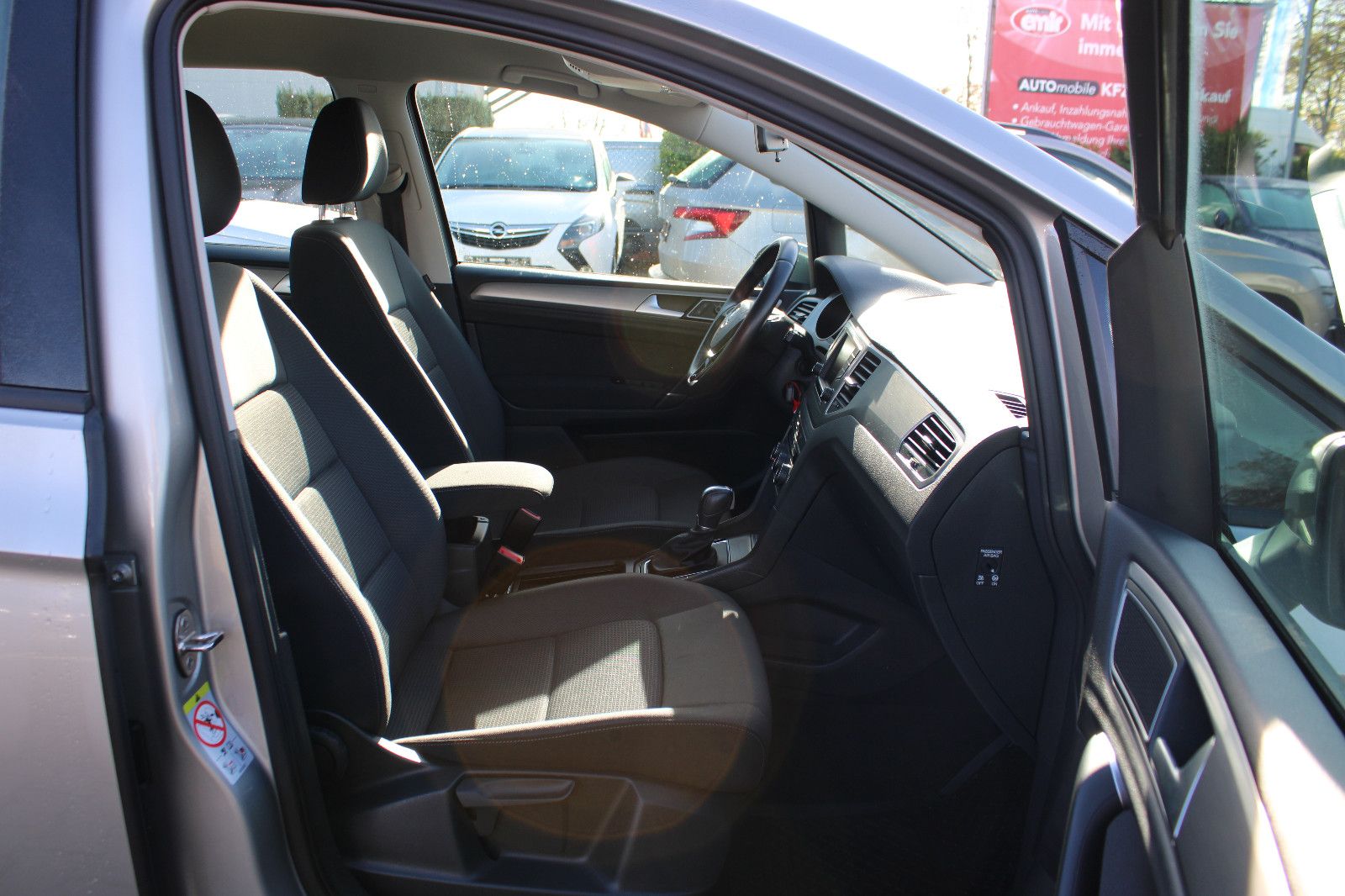 Fahrzeugabbildung Volkswagen Golf Sportsvan 1.2 TSI DSG PDC,SHZ, Tüv neu