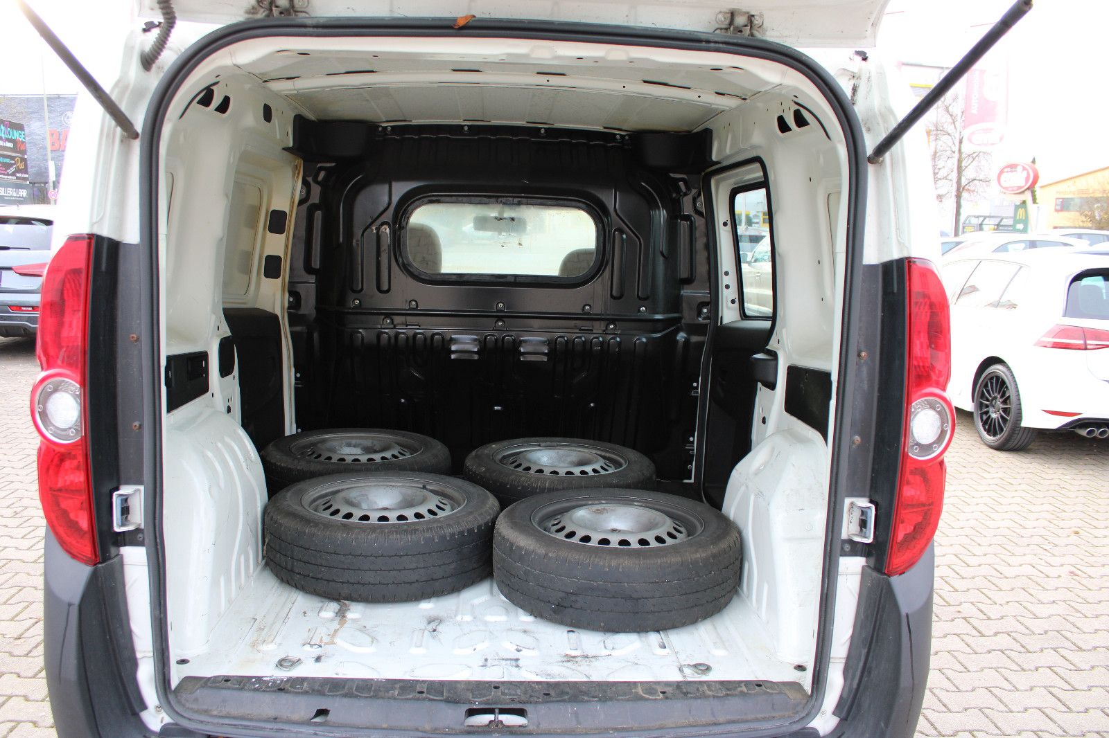 Fahrzeugabbildung Opel Combo Kasten Klima