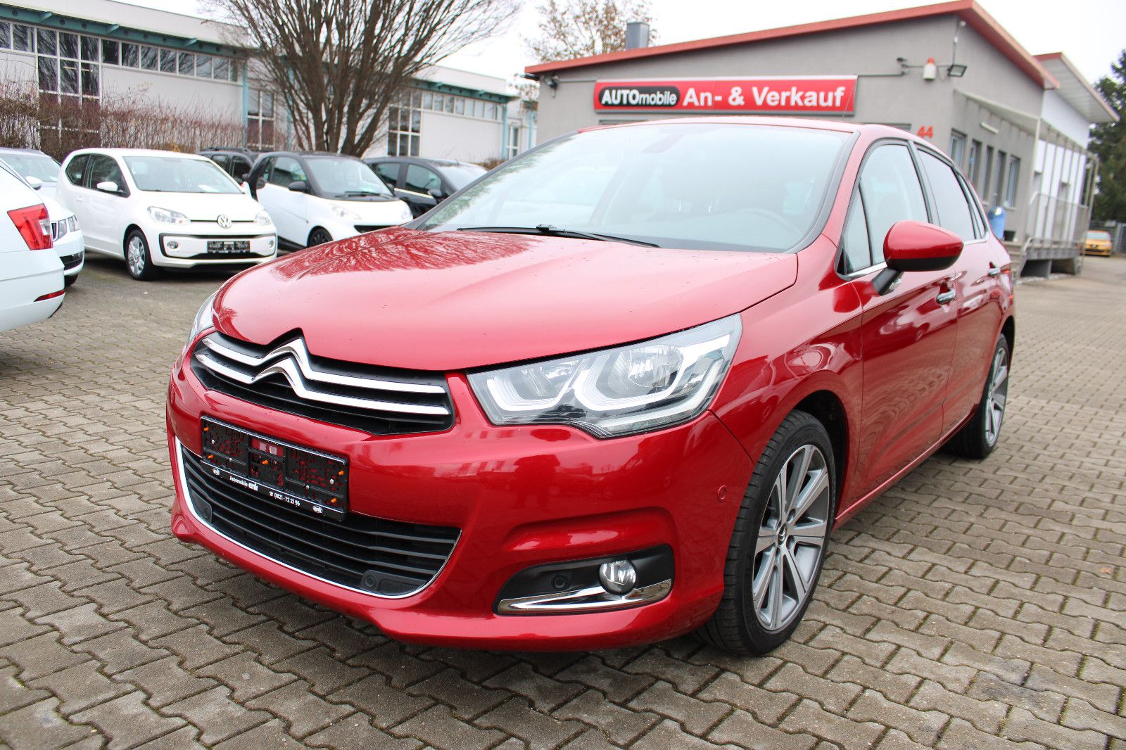 Fahrzeugabbildung Citroën C4 1.6HDI Shine Navi,PDC,SHZ,AHK,LED
