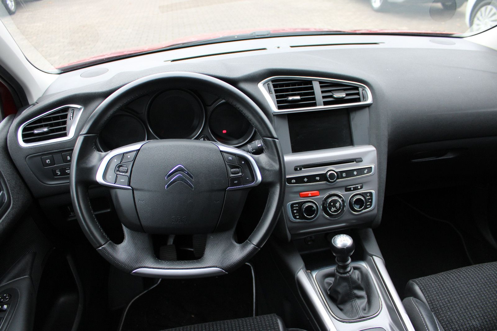 Fahrzeugabbildung Citroën C4 1.6HDI Shine Navi,PDC,SHZ,AHK,LED