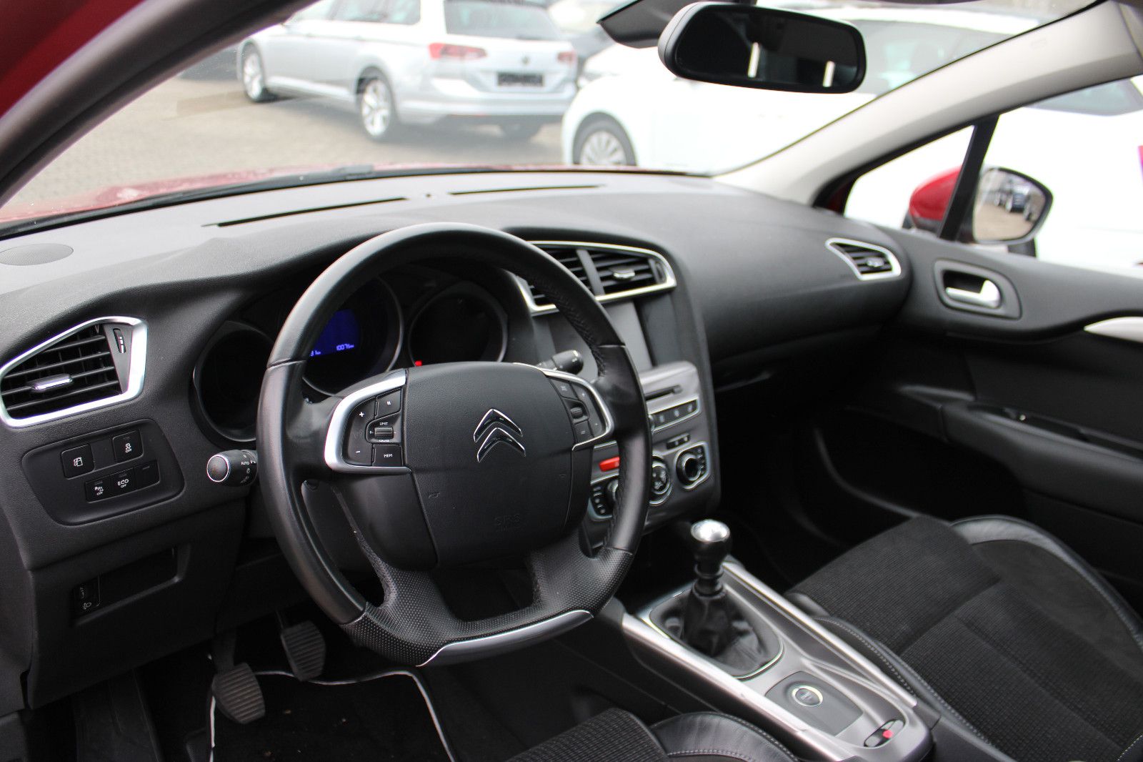 Fahrzeugabbildung Citroën C4 1.6HDI Shine Navi,PDC,SHZ,AHK,LED