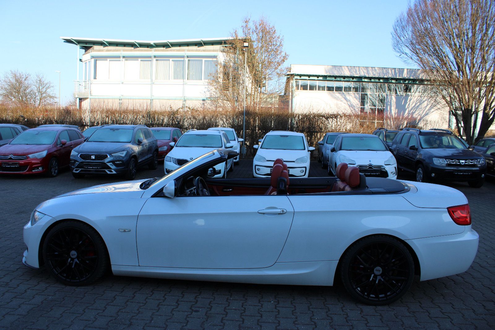 Fahrzeugabbildung BMW 335i Cabrio M Sport DKG Navi,HarmanKardon,Leder