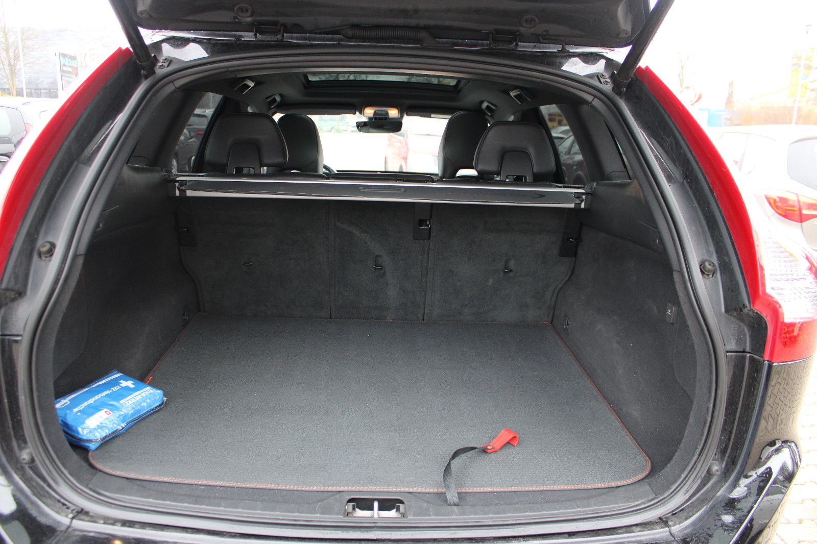 Fahrzeugabbildung Volvo XC60 Ocean Race Kamera,Panorama,Leder,SHZ