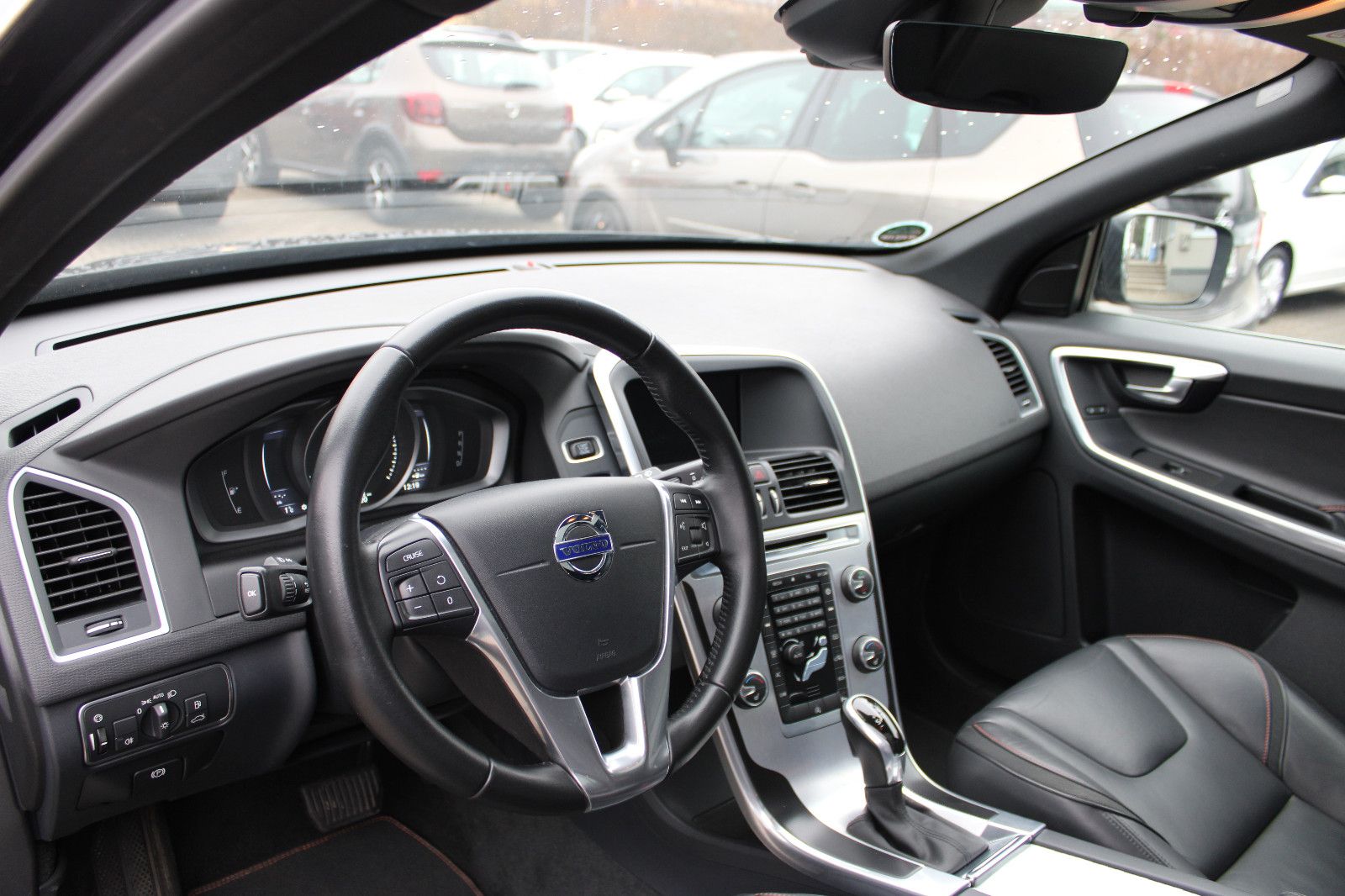 Fahrzeugabbildung Volvo XC60 Ocean Race Kamera,Panorama,Leder,SHZ