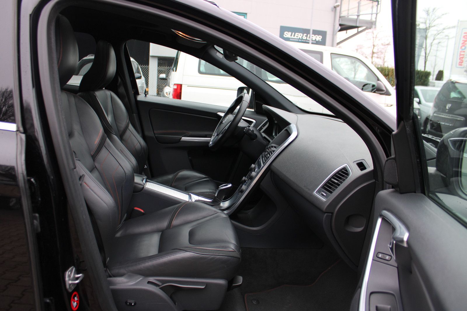 Fahrzeugabbildung Volvo XC60 Ocean Race Kamera,Panorama,Leder,SHZ