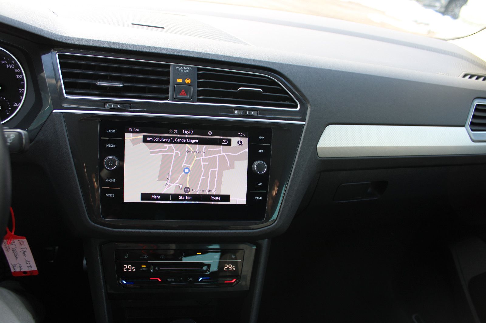 Fahrzeugabbildung Volkswagen Tiguan 1.5 TSI DSG MOVE Navi,PDC,LHZ,SHZ,LED