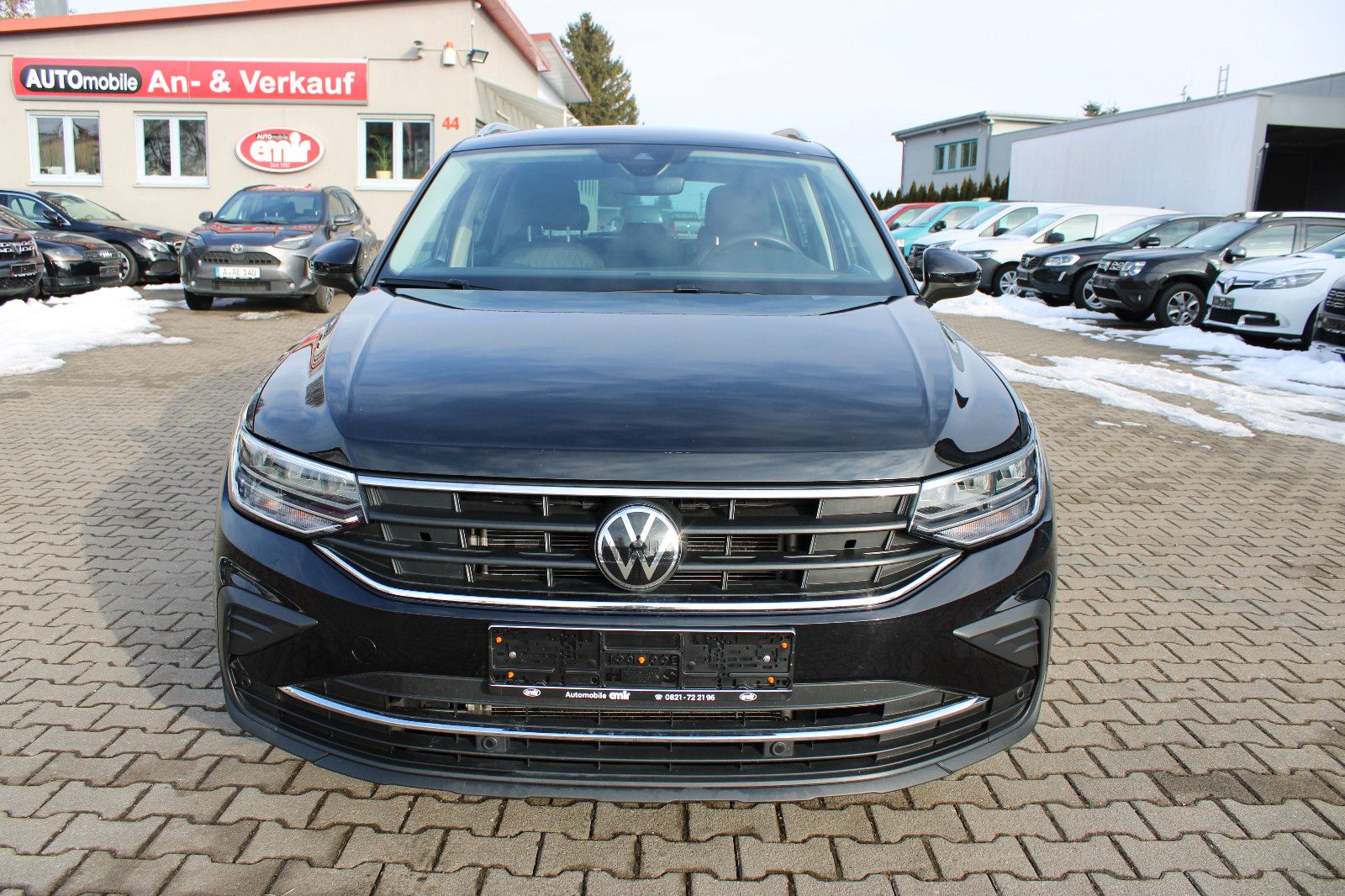 Fahrzeugabbildung Volkswagen Tiguan 1.5 TSI DSG MOVE Navi,PDC,LHZ,SHZ,LED