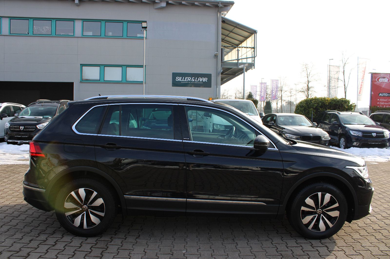 Fahrzeugabbildung Volkswagen Tiguan 1.5 TSI DSG MOVE Navi,PDC,LHZ,SHZ,LED