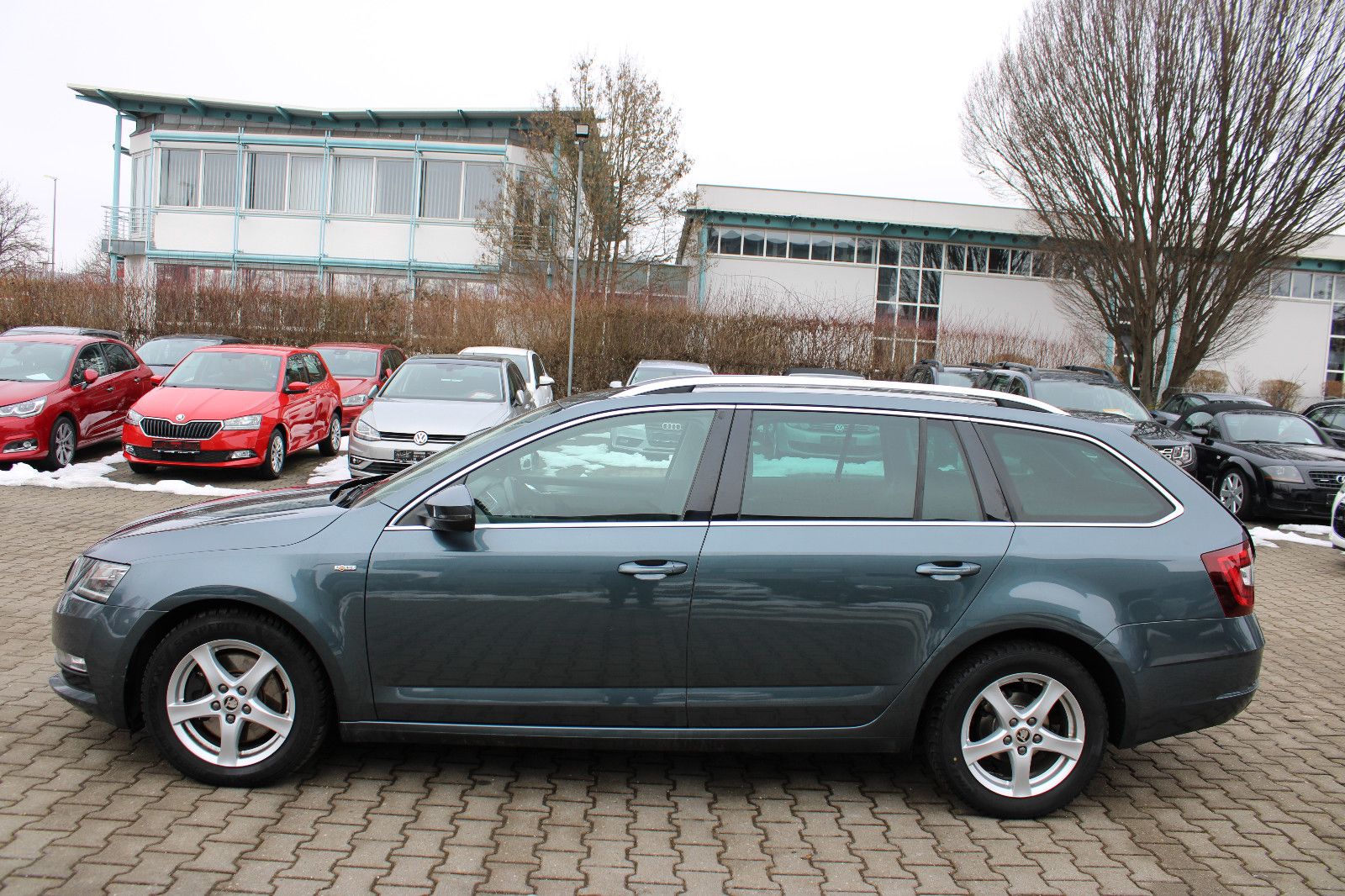 Fahrzeugabbildung SKODA Octavia 2.0 TDI DSG SOLEIL Kamera,Keyless,AHK,LE