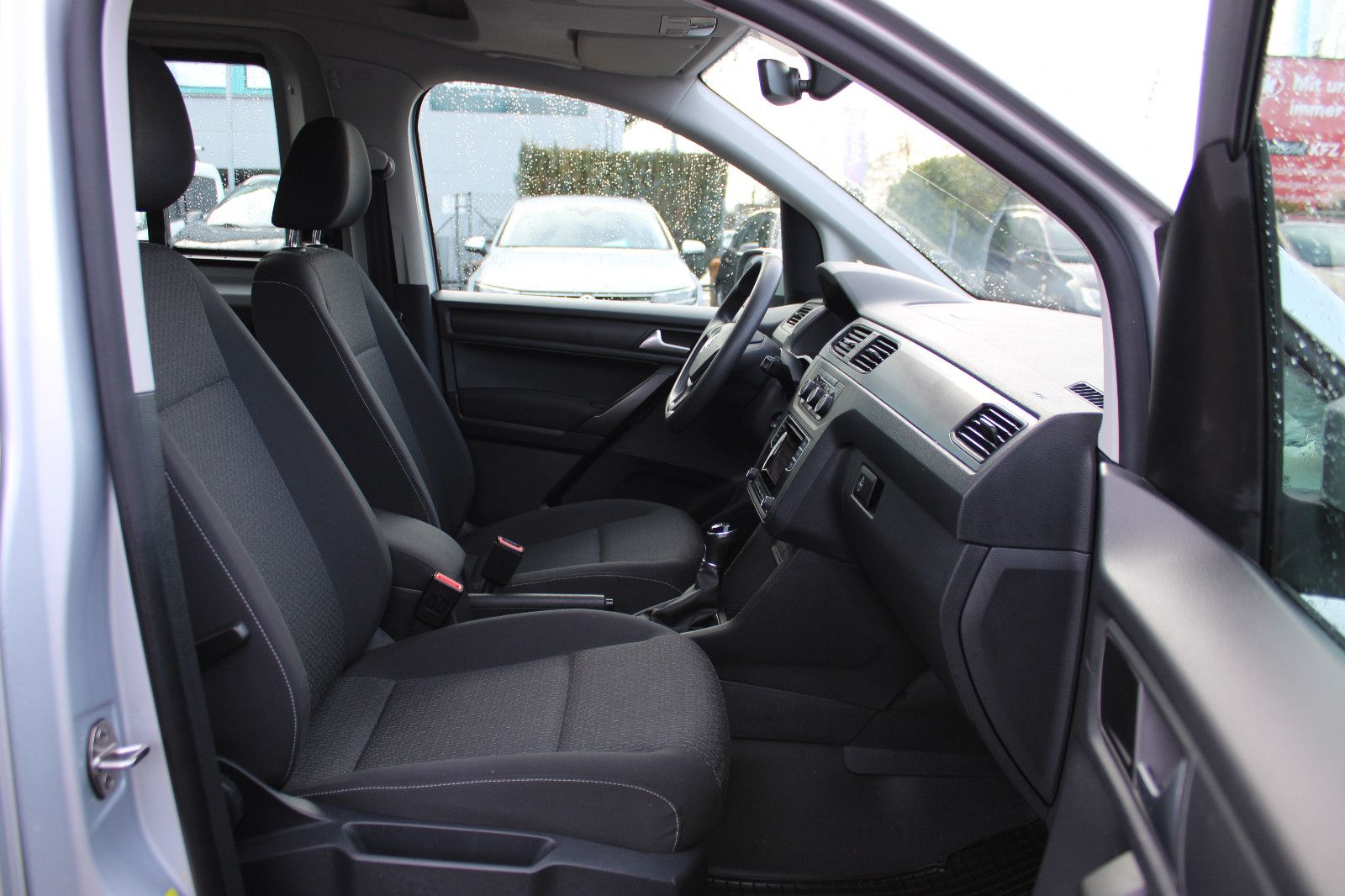 Fahrzeugabbildung Volkswagen Caddy 1,4TGI CNG/Benzin PDC,AHK,Klima 1.Hand