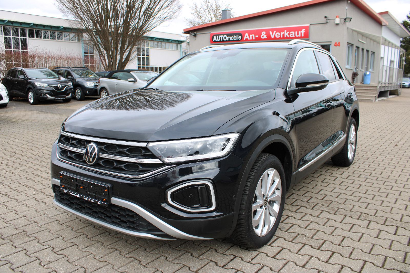 Fahrzeugabbildung Volkswagen T-Roc 1.5 TSI DSG Style PDC,ACC,LED,SHZ