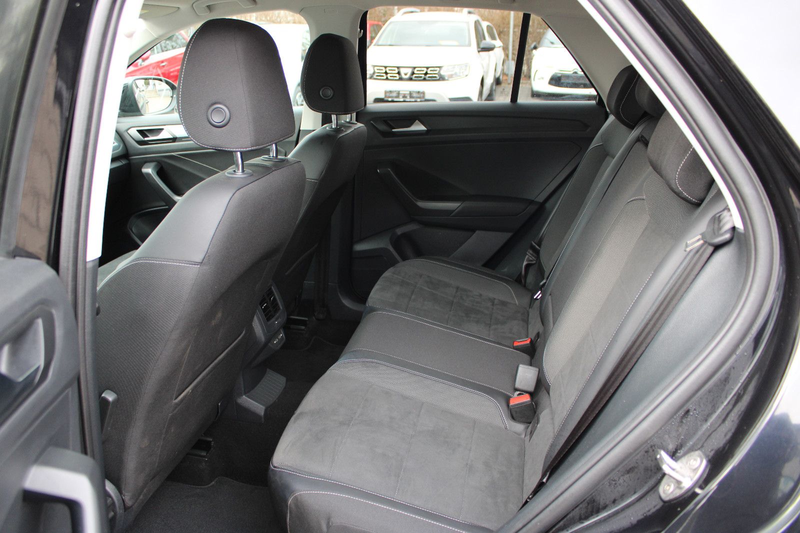 Fahrzeugabbildung Volkswagen T-Roc 1.5 TSI DSG Style PDC,ACC,LED,SHZ