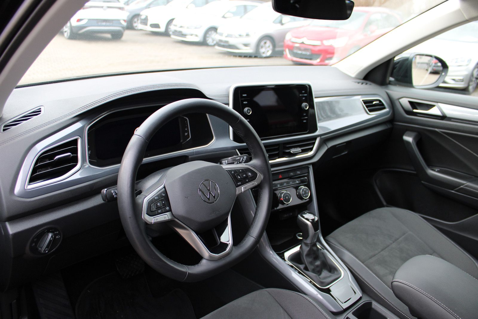 Fahrzeugabbildung Volkswagen T-Roc 1.5 TSI DSG Style PDC,ACC,LED,SHZ