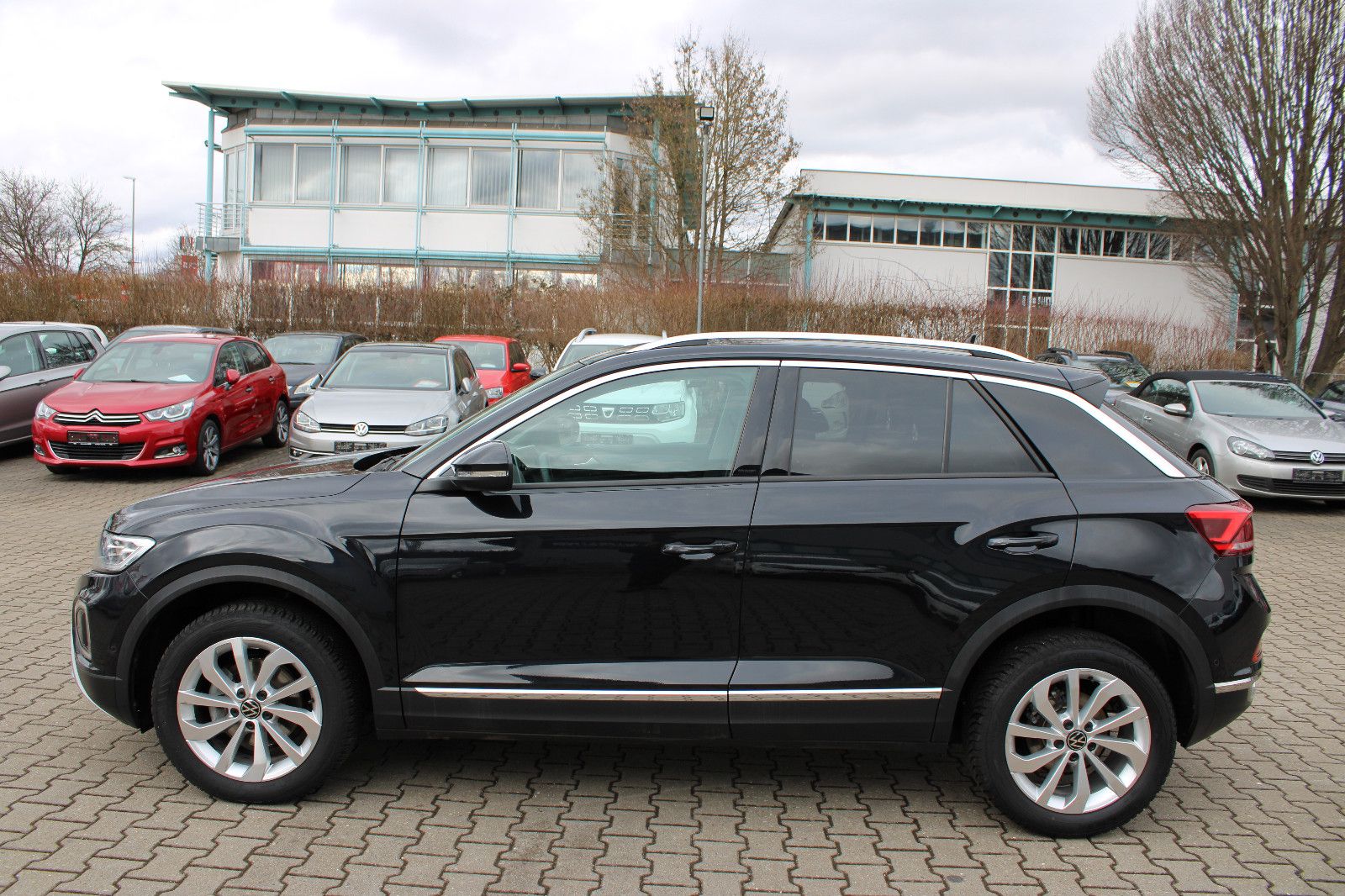 Fahrzeugabbildung Volkswagen T-Roc 1.5 TSI DSG Style PDC,ACC,LED,SHZ