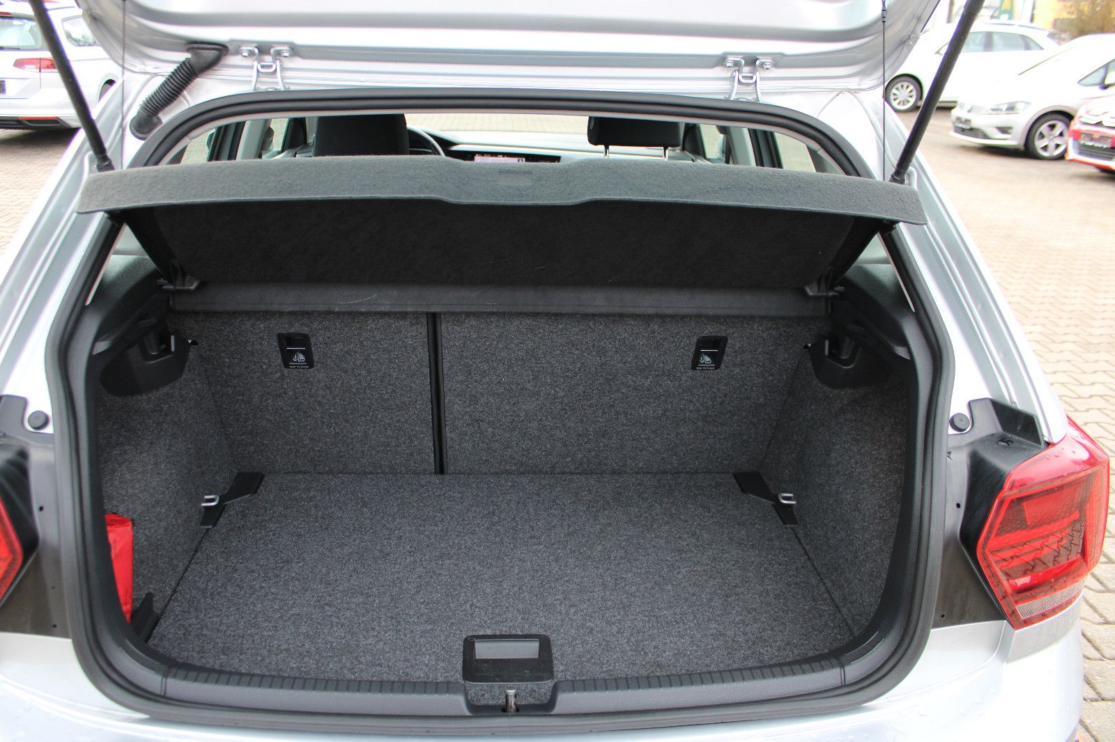 Fahrzeugabbildung Volkswagen Polo 1.0 TGI CNG Navi,PDC,SHZ,LED