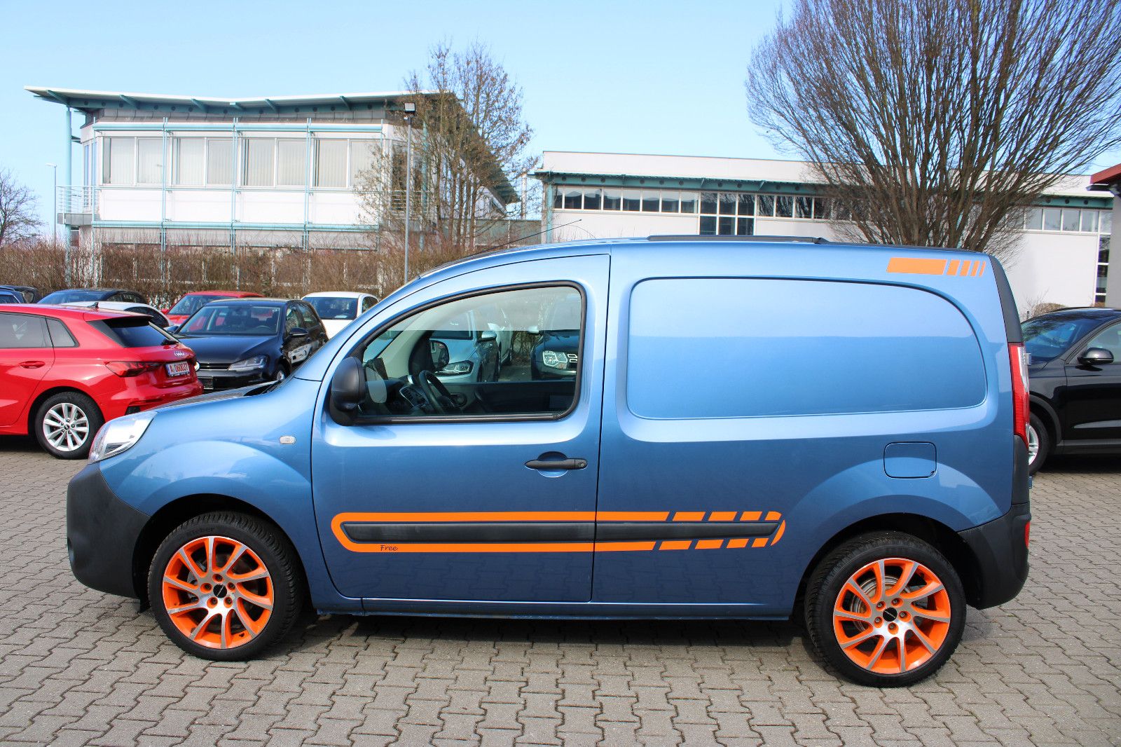 Fahrzeugabbildung Renault Kangoo TCe 115 EDC by Irmscher Bett,Hern,Kühlbox