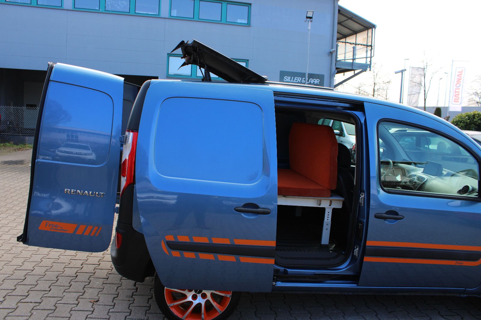 Fahrzeugabbildung Renault Kangoo By Irmscher Bett,Herd,Waschbecken.
