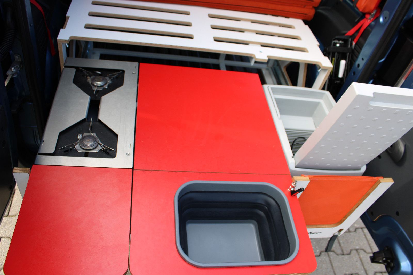 Fahrzeugabbildung Renault Kangoo By Irmscher Bett,Herd,Waschbecken.