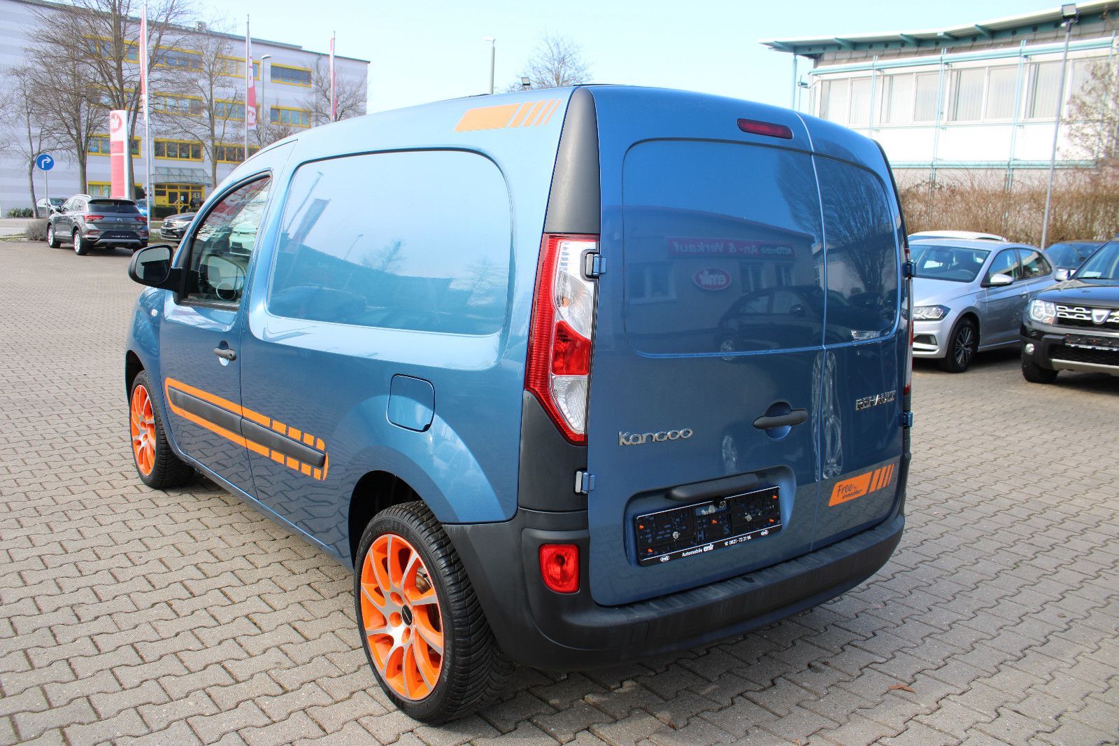 Fahrzeugabbildung Renault Kangoo By Irmscher Bett,Herd,Waschbecken.