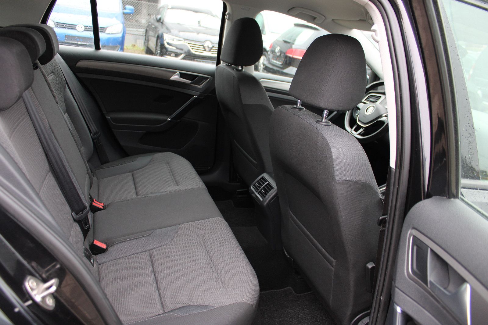 Fahrzeugabbildung Volkswagen Golf 1.4 TSI Navi,PDC,SHZ,LED