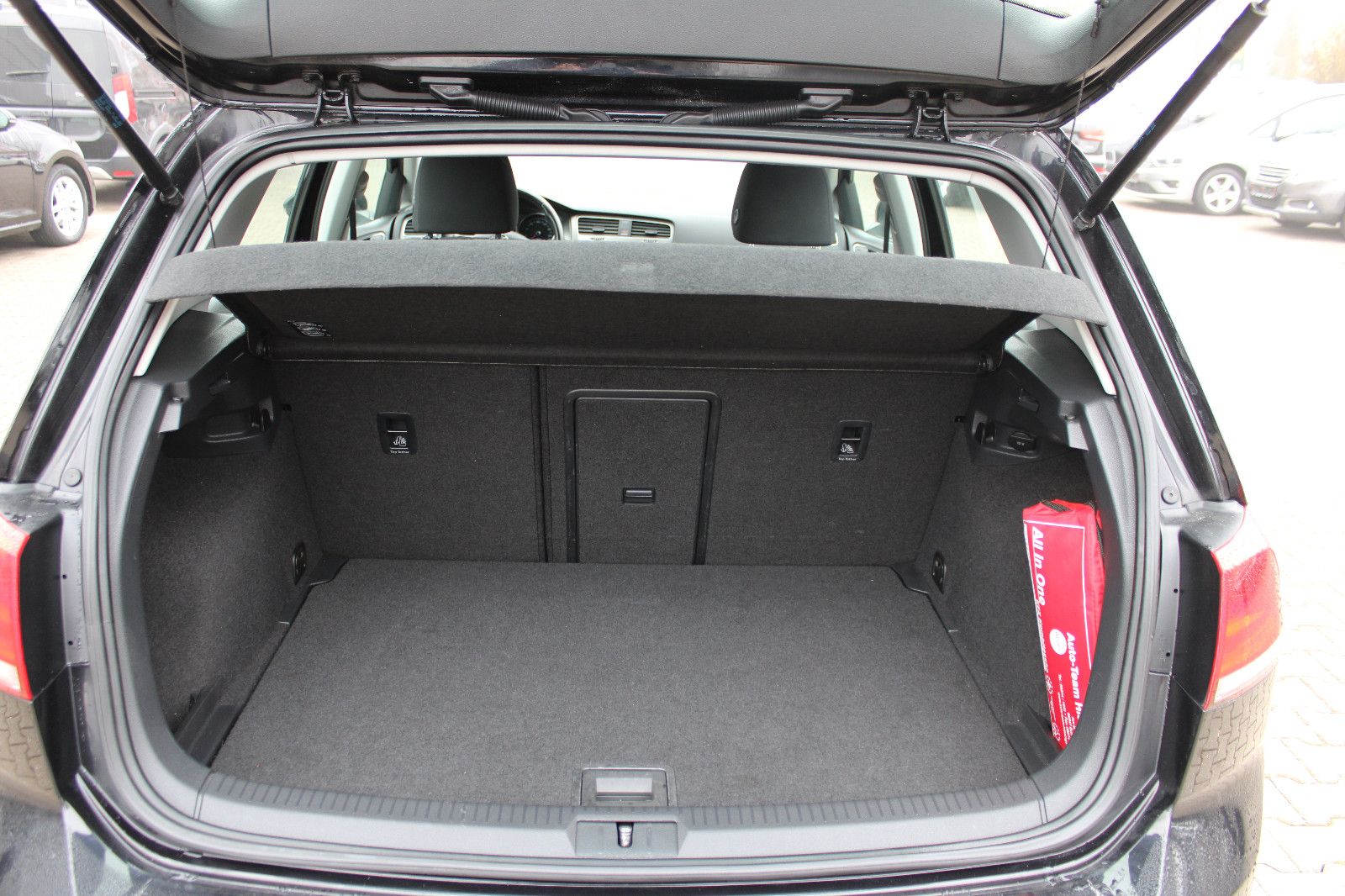 Fahrzeugabbildung Volkswagen Golf 1.4 TSI Navi,PDC,SHZ,LED