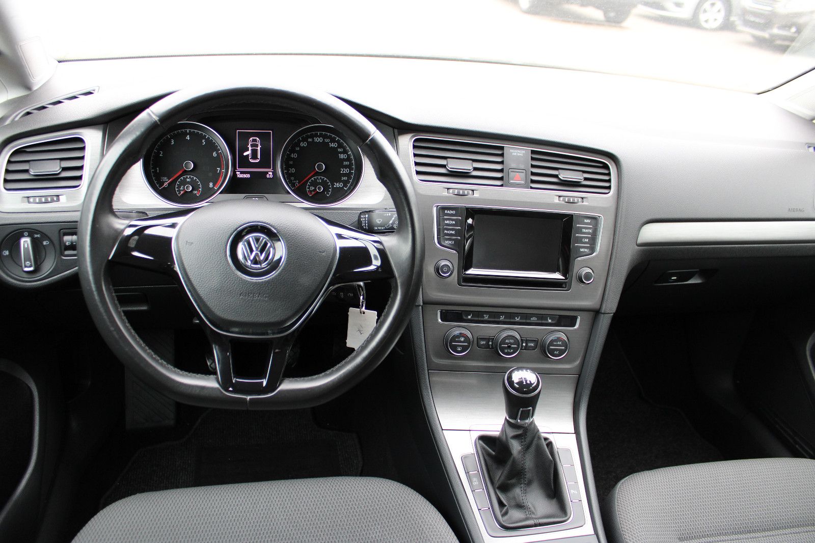 Fahrzeugabbildung Volkswagen Golf 1.4 TSI Navi,PDC,SHZ,LED