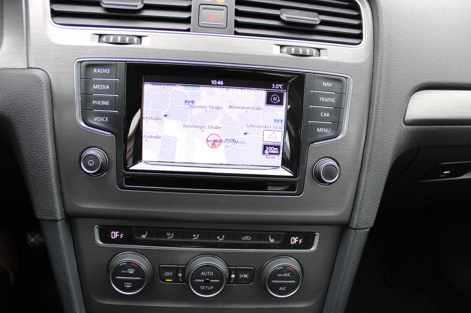 Fahrzeugabbildung Volkswagen Golf 1.4 TSI Navi,PDC,SHZ,LED