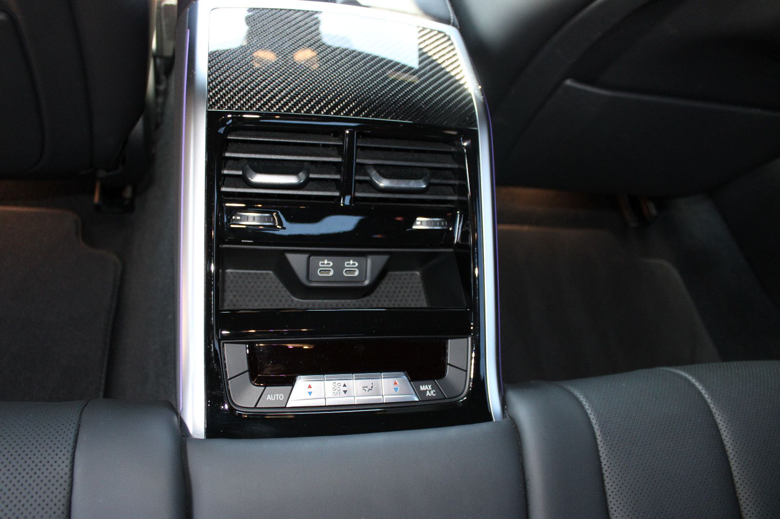 Fahrzeugabbildung BMW 840i xDrive Gran Coupé Carbon Paket Head-Up