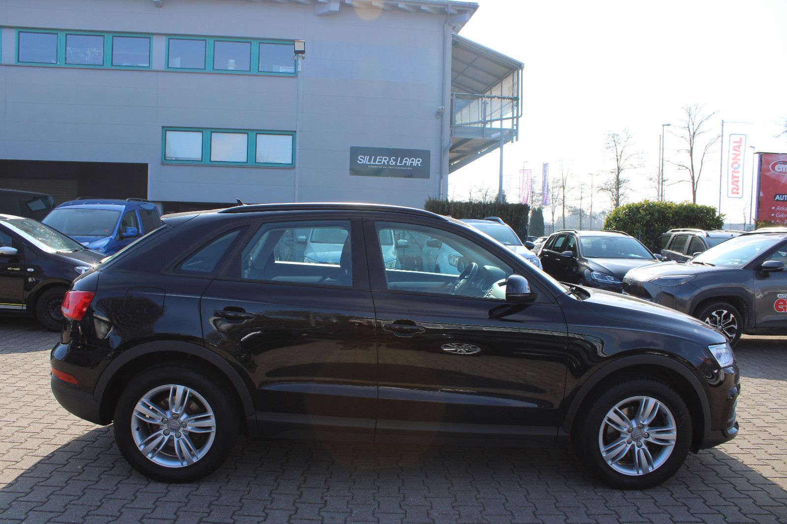 Fahrzeugabbildung Audi Q3 2.0 TDI S tronic quattro Navi,PDC,SHZ,Xenon,L