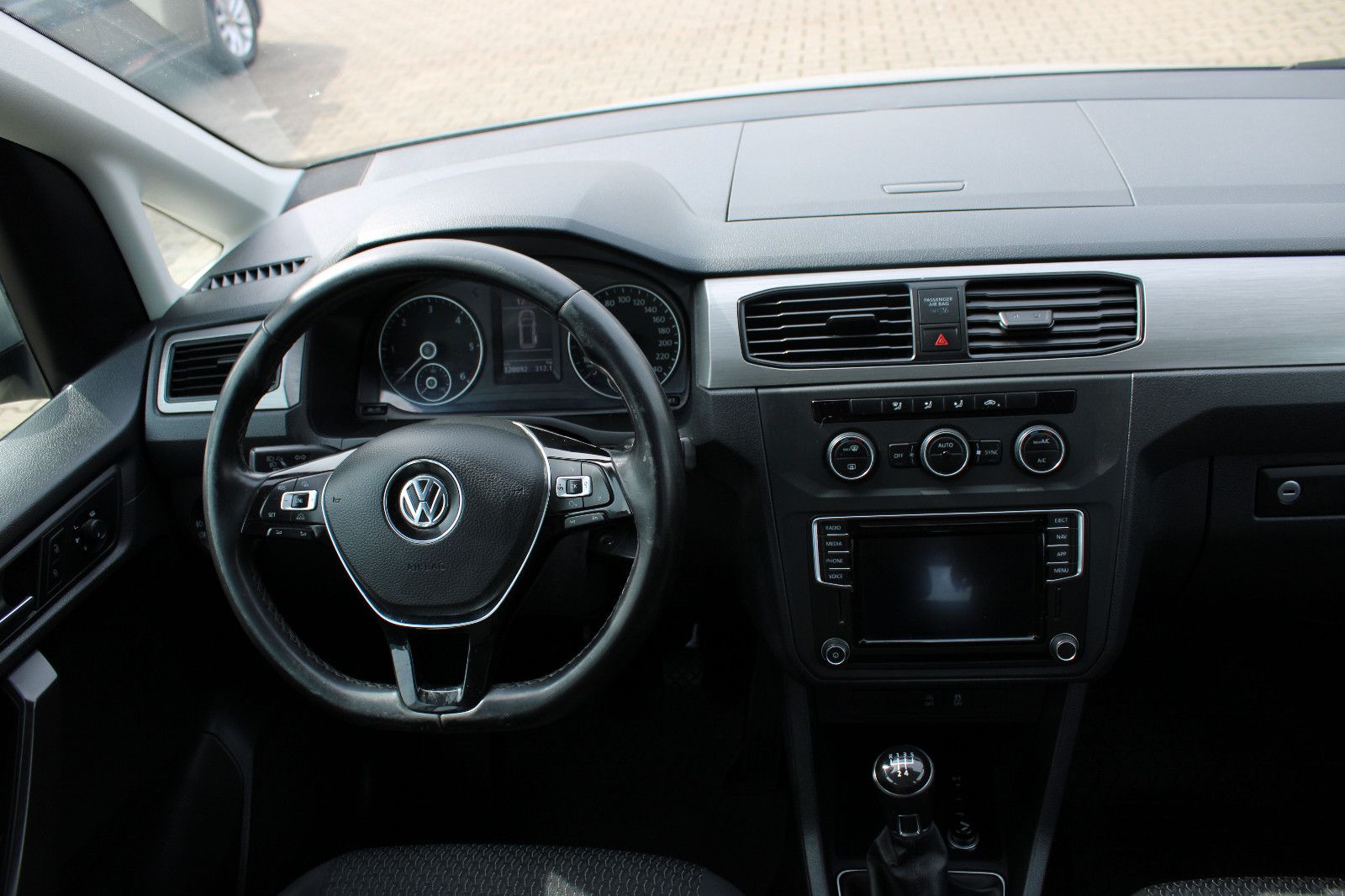 Fahrzeugabbildung Volkswagen Caddy 2,0TDI Maxi  7-Sitzer Navi,AHK,Klimaautom.