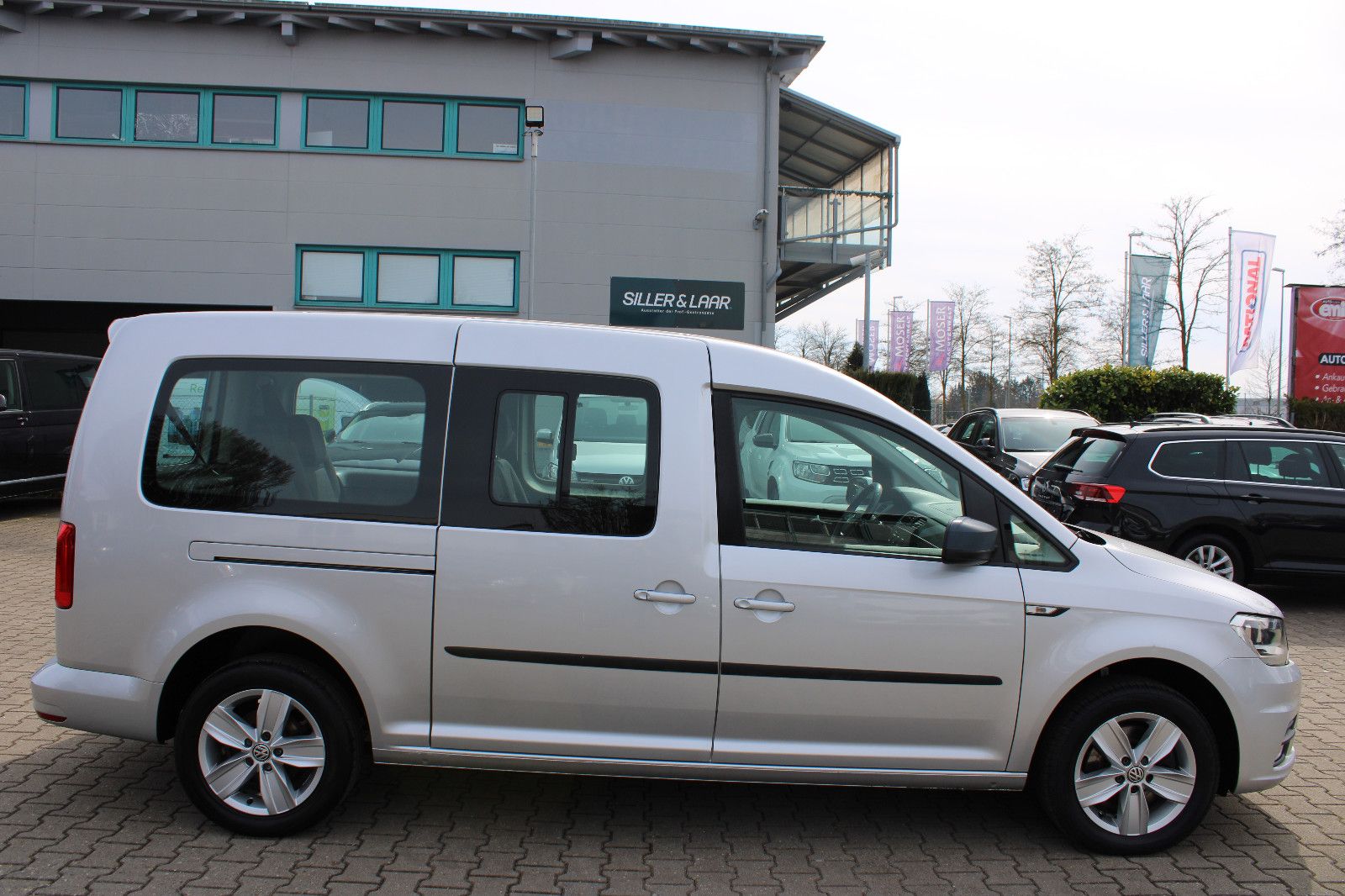 Fahrzeugabbildung Volkswagen Caddy 2,0TDI Maxi  7-Sitzer Navi,AHK,Klimaautom.