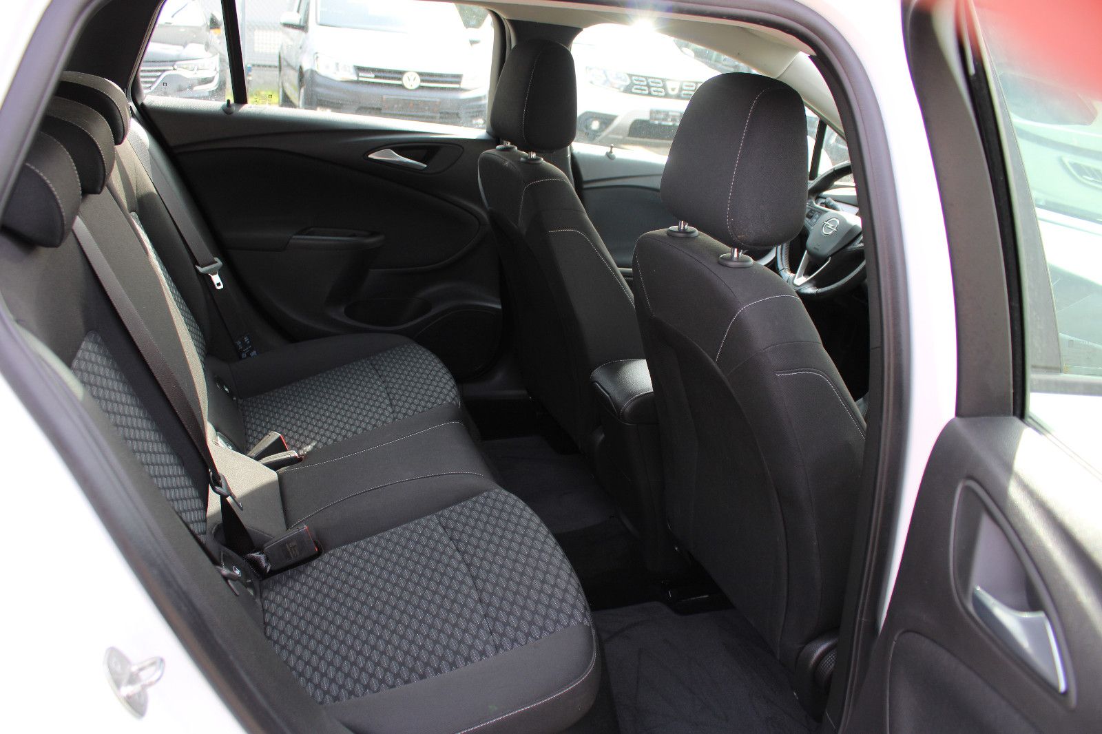 Fahrzeugabbildung Opel Astra ST 1.5 Diesel Navi,Apple/Android,SHZ,LHZ