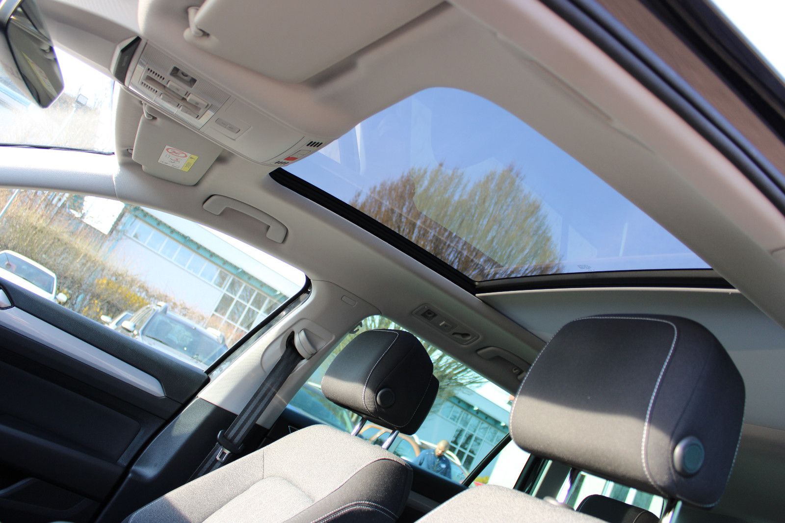 Fahrzeugabbildung Volkswagen Passat Variant 2.0 TDI Navi,PDC,Kamera,AHK.