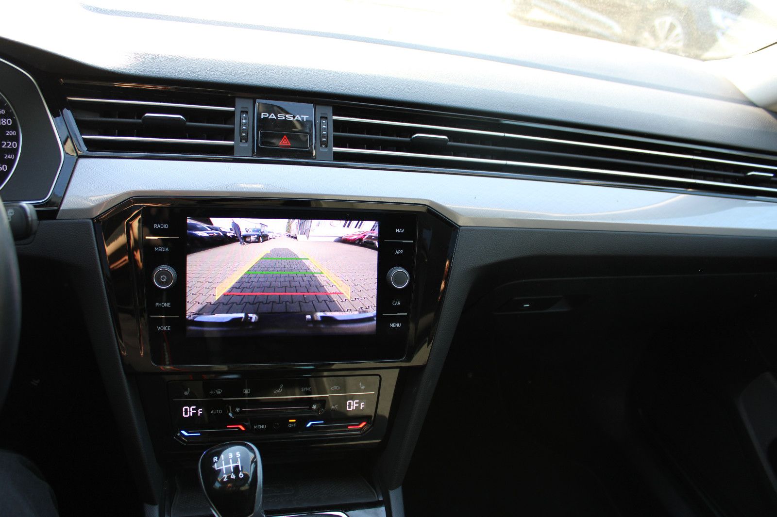 Fahrzeugabbildung Volkswagen Passat Variant 2.0 TDI Navi,PDC,Kamera,AHK.